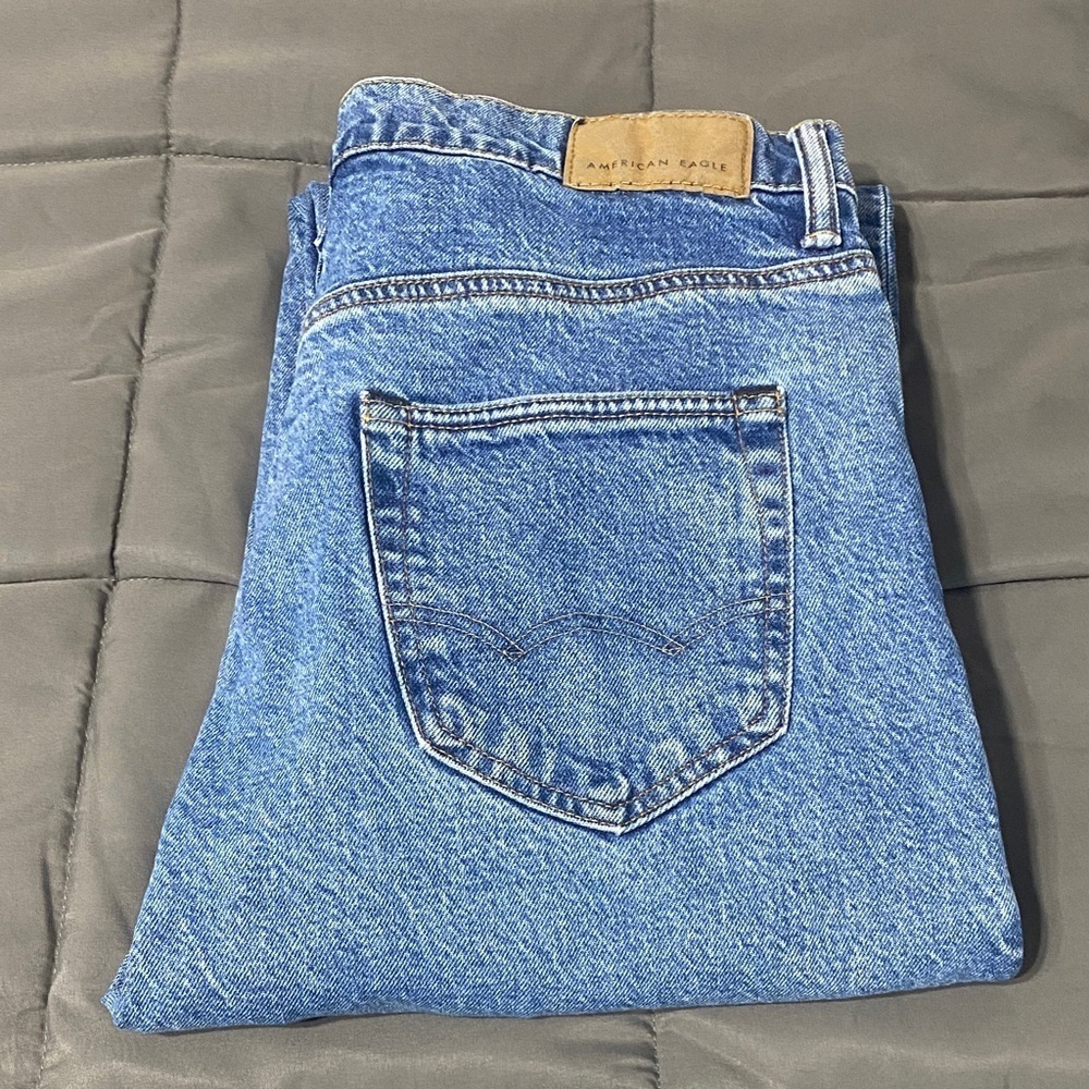 Men’s American Eagle 🦅 loose fit jeans.  30x30